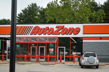 Image of the front of an Auto Zone