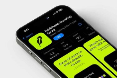 Robinhood app displayed on a cellphone.